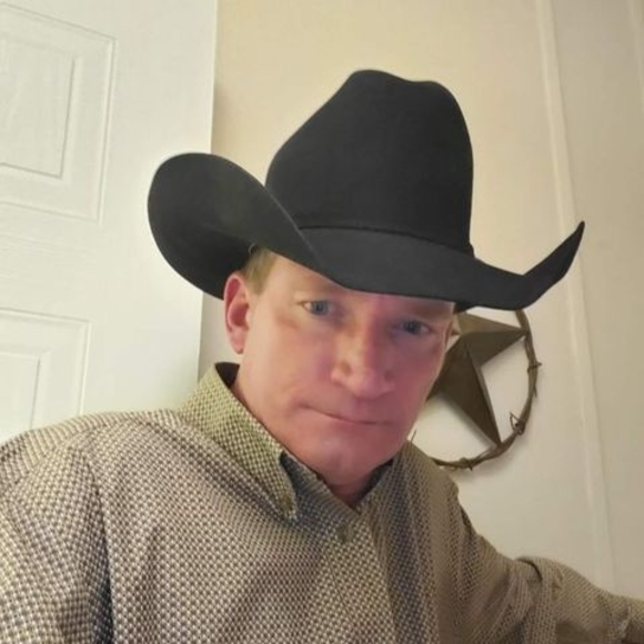 Profile Picture of Mark Arden (@threestepsi44) on Poshmark