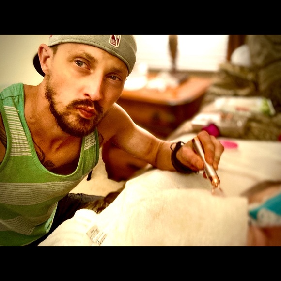 Profile Picture of Eûriahá Fêitser (@urafeit) on Poshmark