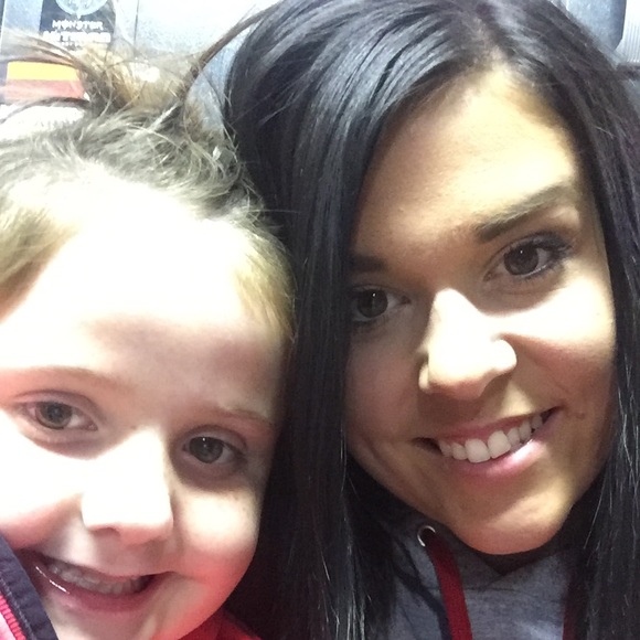 Profile Picture of Samantha Colley (@samanthacolley) on Poshmark