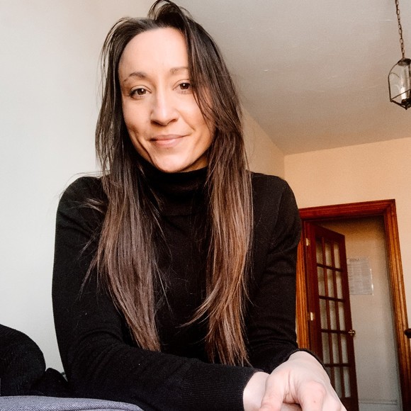 Profile Picture of Robina Winker (@bina_wink) on Poshmark