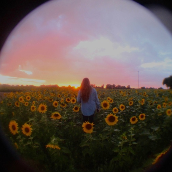 Profile Picture of Renee Sonnett (@rasonnett) on Poshmark