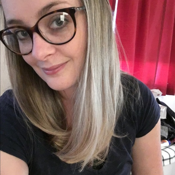 Profile Picture of Kera Razo (@k319ollie) on Poshmark