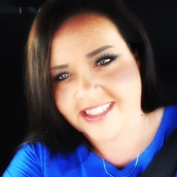 Profile Picture of Kelli Gilliam (@babyboysmom) on Poshmark