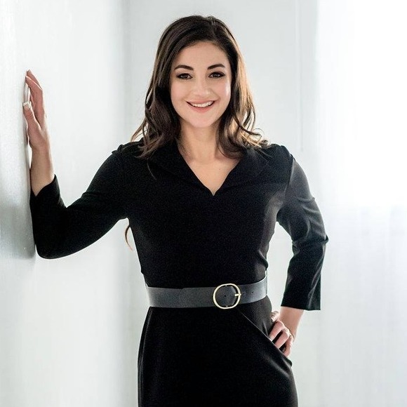 Profile Picture of Pamela Maass (@pamelabethmaass) on Poshmark