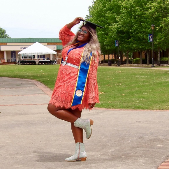 Profile Picture of Kimmi Bierlair (@kimmibierlair) on Poshmark