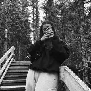 Profile Picture of cloclo🐝 (@claudinedupuis_) on Instagram