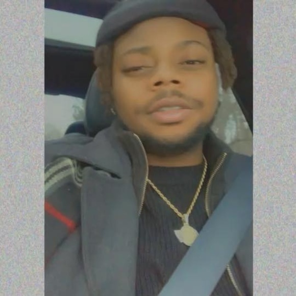 Profile Picture of Jon Tillie (@jontillie) on Poshmark