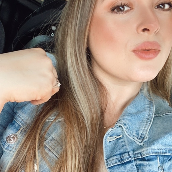 Profile Picture of Bianet Cardenas (@bgcardenas) on Poshmark