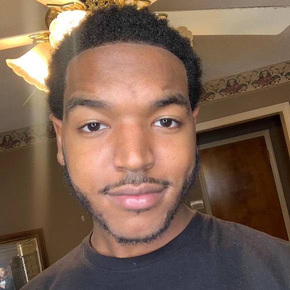 Profile Picture of Steven Sharp (@stevens18) on Poshmark