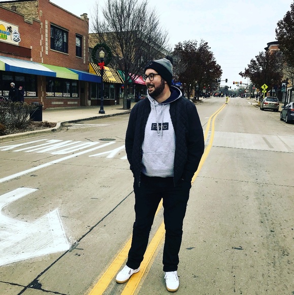Profile Picture of Jack Sutherland (@jacksuth) on Poshmark