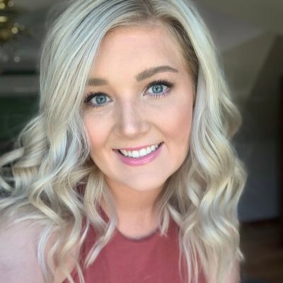 Profile Picture of Lindsay (@lindsay_whitney) on Twitter