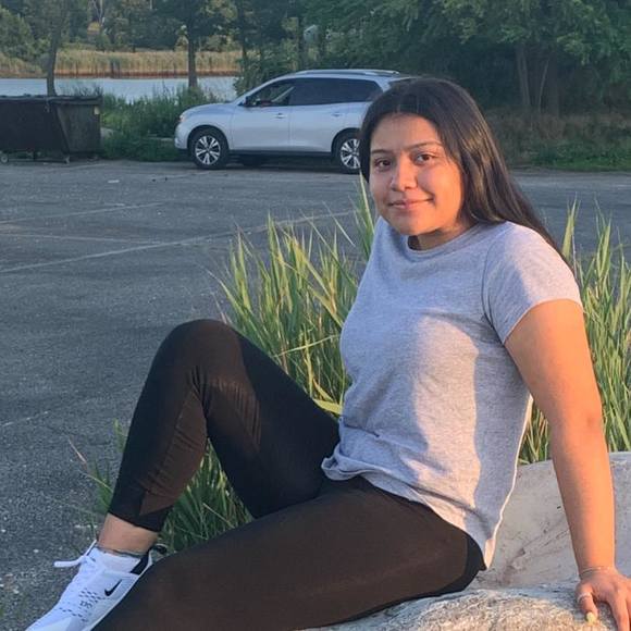 Profile Picture of Silvia Velasquez (@silvia1948) on Poshmark