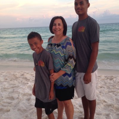 Profile Picture of Michelle Kinder (@mkinder1973) on Twitter