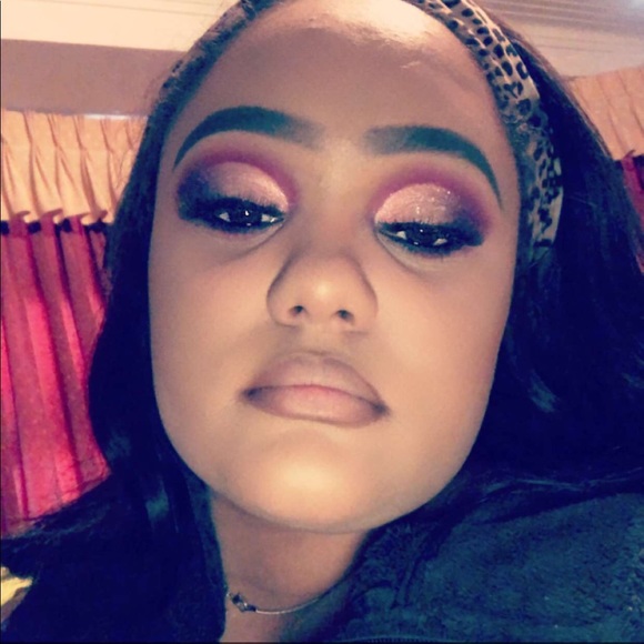 Profile Picture of Tia Boyd (@tiabia272) on Poshmark