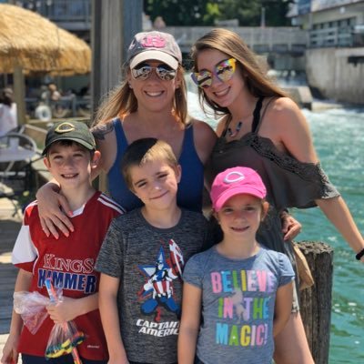 Profile Picture of Amy Keeney (@FamousAmos0331) on Twitter