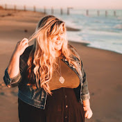 Profile Picture of Halee With A Flair (@HaleewithaFlair) on Youtube