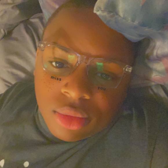 Profile Picture of Tyron Knox (@tyronknox) on Poshmark