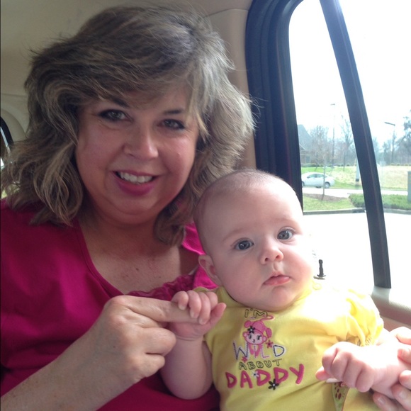 Profile Picture of Kim Llanusa (@kimberlylx2) on Poshmark