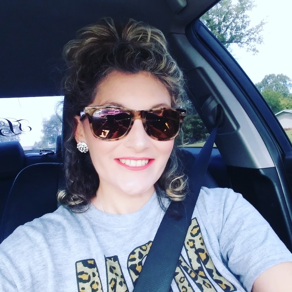 Profile Picture of Tabitha Lyons (@tabbybrook44) on Poshmark