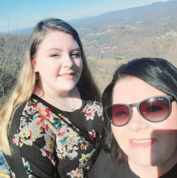 Tamara Crumpton - Poshmark Profile Picture of Tamara Crumpton (@klyzmom04) on Poshmark