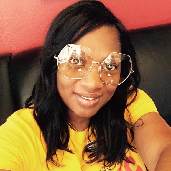 Profile Picture of Latasha Fowler (@lfowler323) on Poshmark