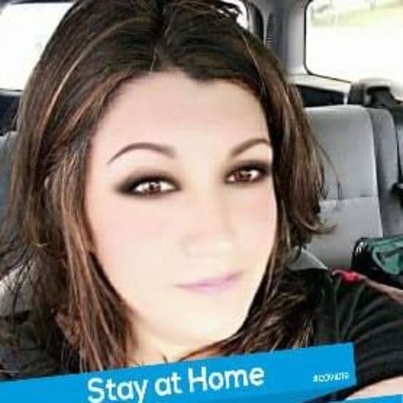 Profile Picture of Dawn Lemoine (@shoesdeals) on Poshmark