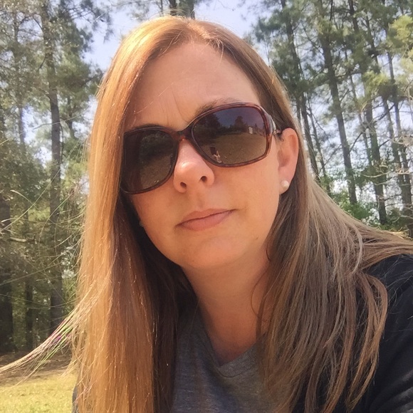 Profile Picture of Christy Zander (@zanderc178) on Poshmark