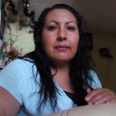 Profile Picture of Elizabeth Esquivel (@Elizabeesquivel) on Twitter