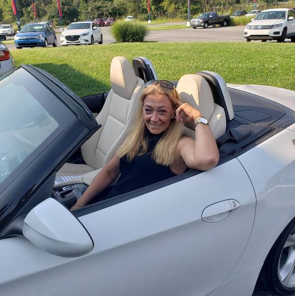 Profile Picture of Barbara Stallone (@blshuttlesworth) on Poshmark