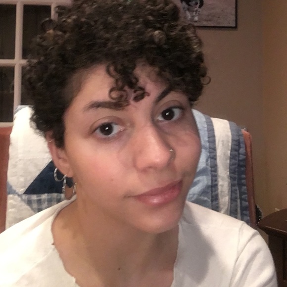 Profile Picture of Amelia Huberman (@ashuber) on Poshmark