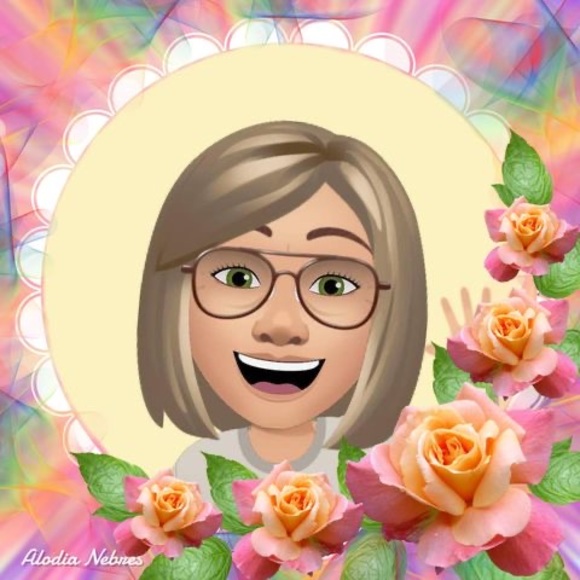 Profile Picture of Lynn Calvert (@lynncalvert1971) on Poshmark