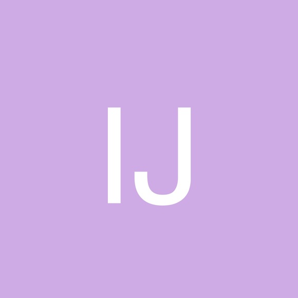 Profile Picture of Iris Jones (@irisjones) on Poshmark