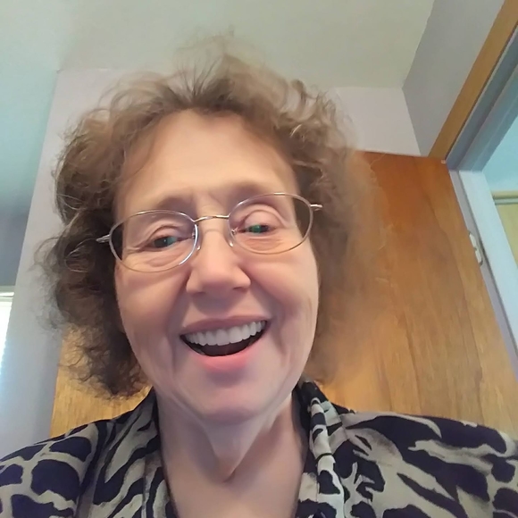 Profile Picture of Kathy Elliott (@yhuck2) on Poshmark