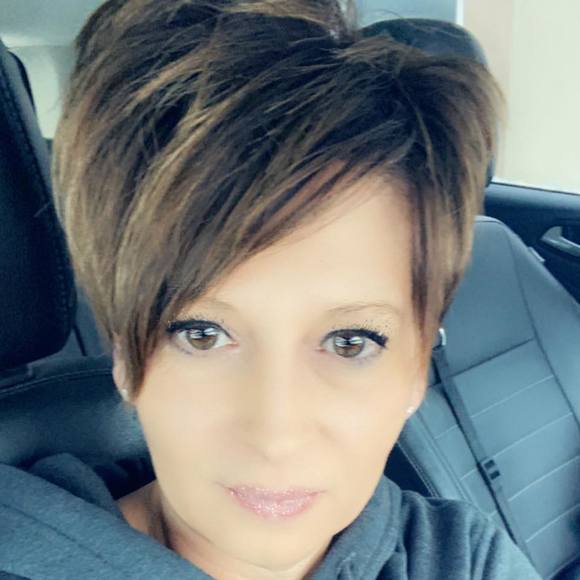 Profile Picture of Kimmarie Badner (@kimmariebadner) on Poshmark