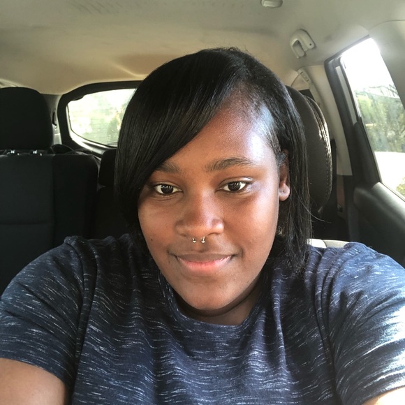 Profile Picture of Donna Evans (@big_donna) on Poshmark