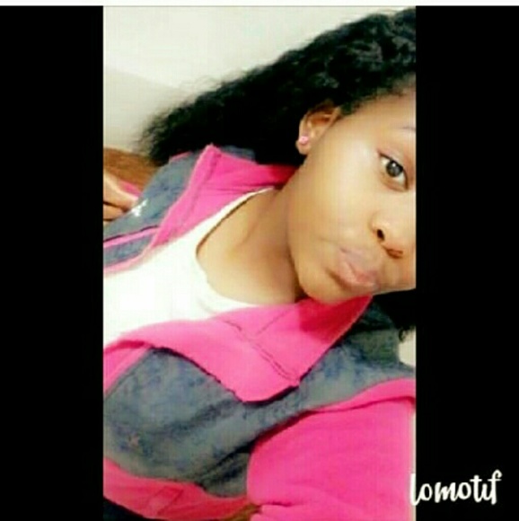Profile Picture of Rayshe Mcclure (@simpleble) on Poshmark