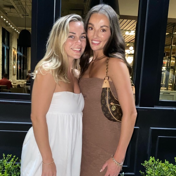 Profile Picture of Hayley Hammerberg (@hayleylh727) on Poshmark