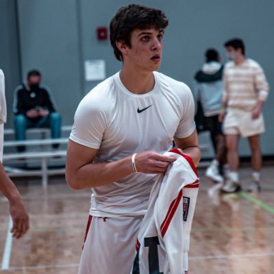 Profile Picture of Andrew Shifflett (@AndrewShiff12) on Twitter