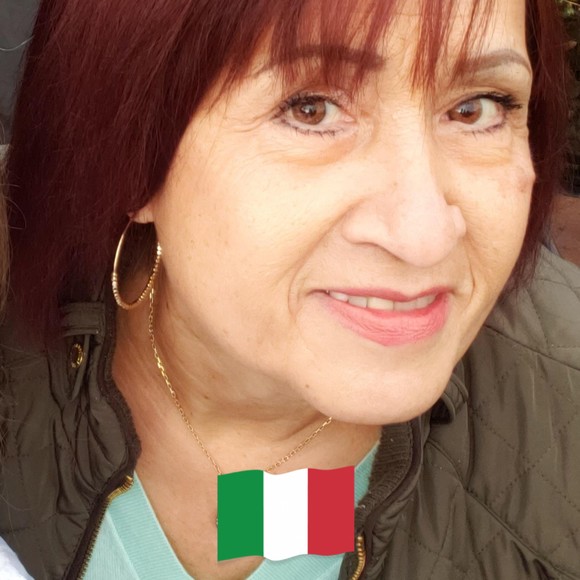 Profile Picture of Stella Vetrone (@stellavetrone) on Poshmark