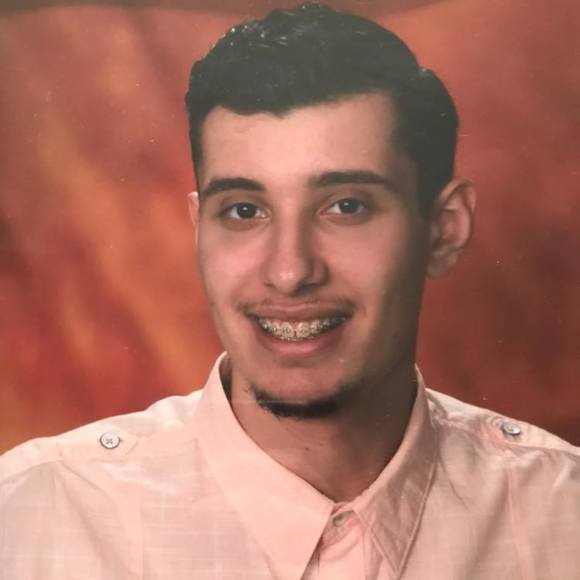 Profile Picture of Michael Arvanitis (@m_arvanitis) on Poshmark