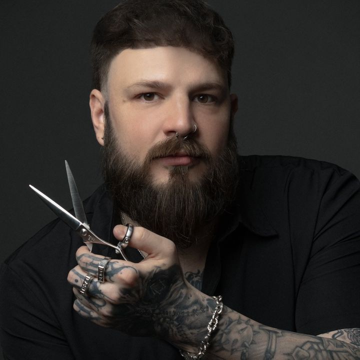 Profile Picture of Michael Capraro (@hairbymike42) on Tiktok