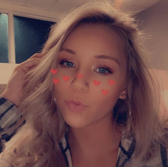 Profile Picture of Samantha Garrick (@sammyg01312) on Poshmark