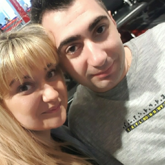 Profile Picture of Nicola Rozakis (@nicolarozakis) on Poshmark