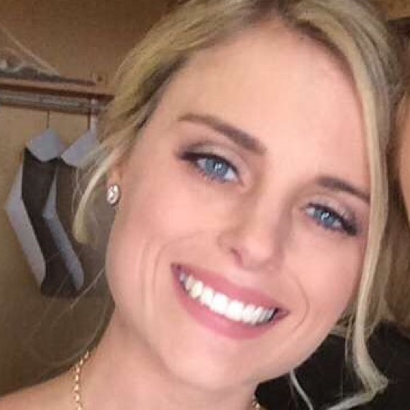 Profile Picture of Samantha Soltysiak (@ssoltysiak3) on Poshmark