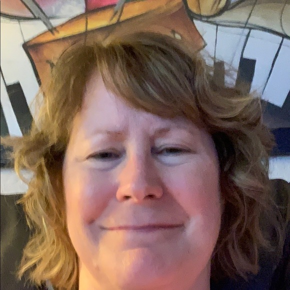 Profile Picture of Vicky Stephens (@ilovetampa) on Poshmark