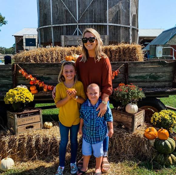 Profile Picture of Crystal Danner (@crystlbrooke) on Poshmark