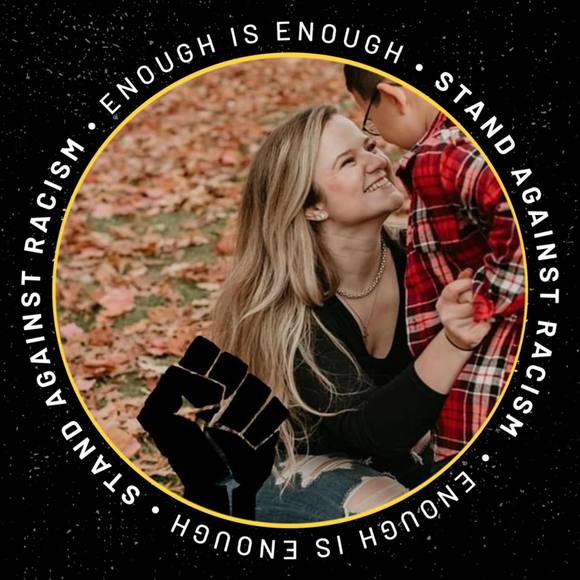 Profile Picture of Shelby Slocum (@seslo) on Poshmark