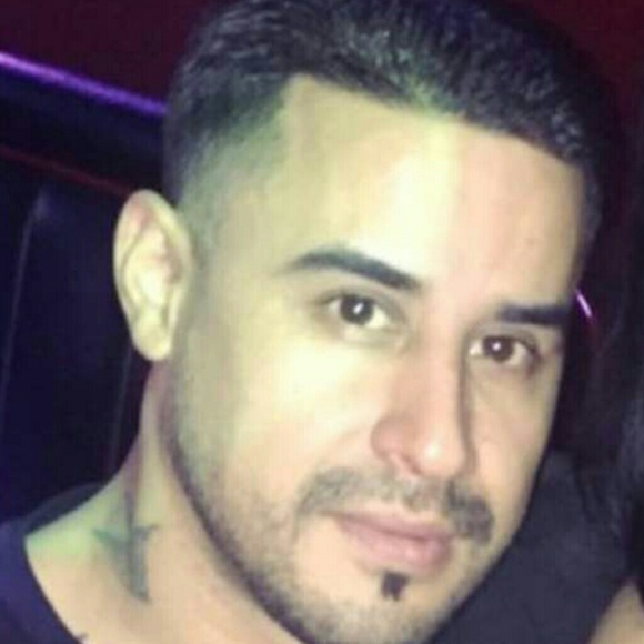 Profile Picture of Joe Araujo (@joemaraujo82) on Poshmark