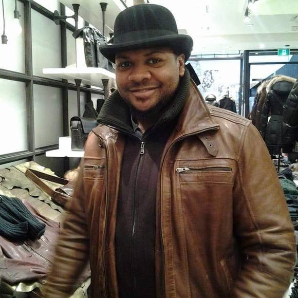 Profile Picture of Darnel Tabron (@tabronboy) on Poshmark
