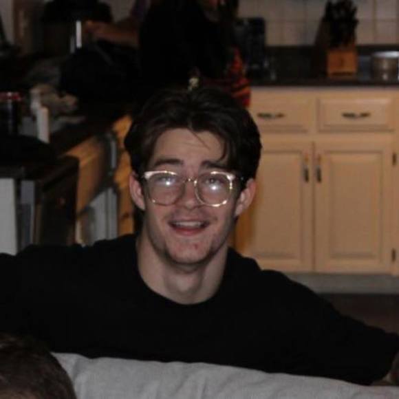 Profile Picture of Drew Thompson (@tdrew0312) on Poshmark